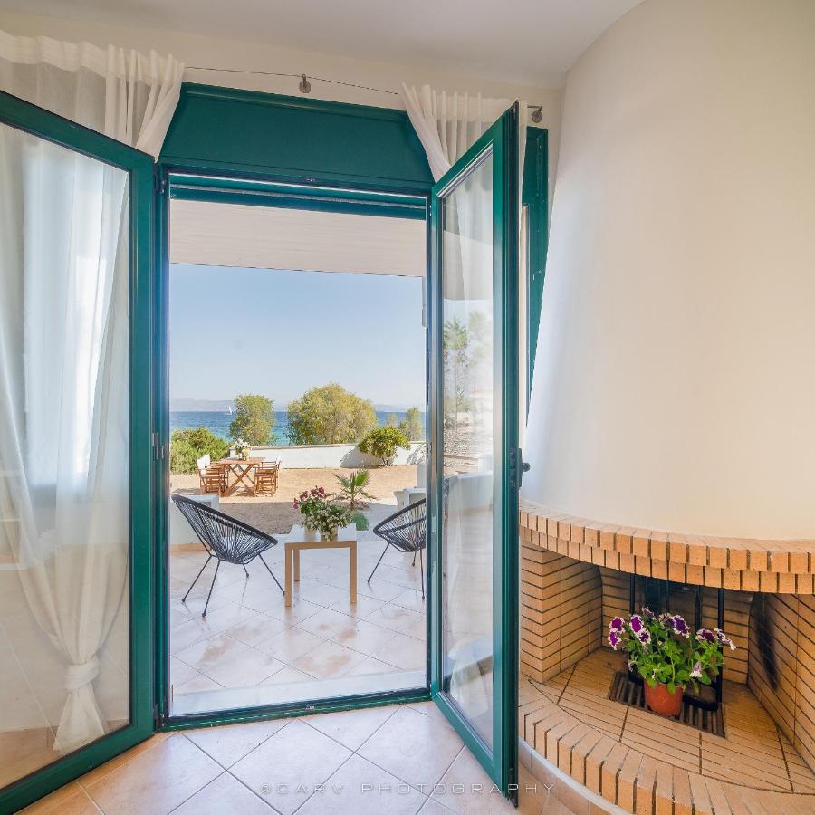Fluo Seaside Apartment Vathí Buitenkant foto